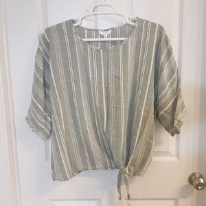 Cute linen top.